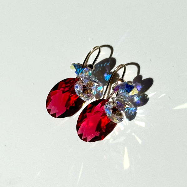 Short Drop Oval Cut Crystal Custer Earrings - Color Red