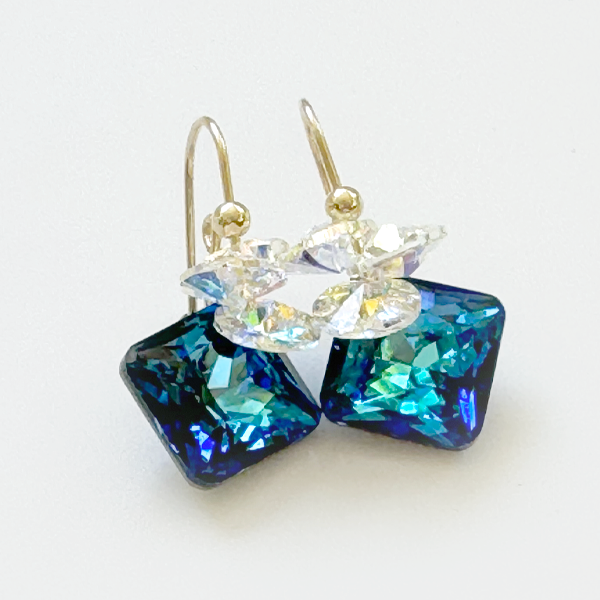 Short Drop Princess Cut Crystal Custer Earrings - Color  Unique Blue