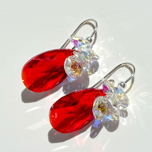 Short Drop Crystal Custer Earrings - Color Red