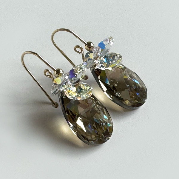 Short Drop Crystal Custer Earrings - Color Bronze Shimmer