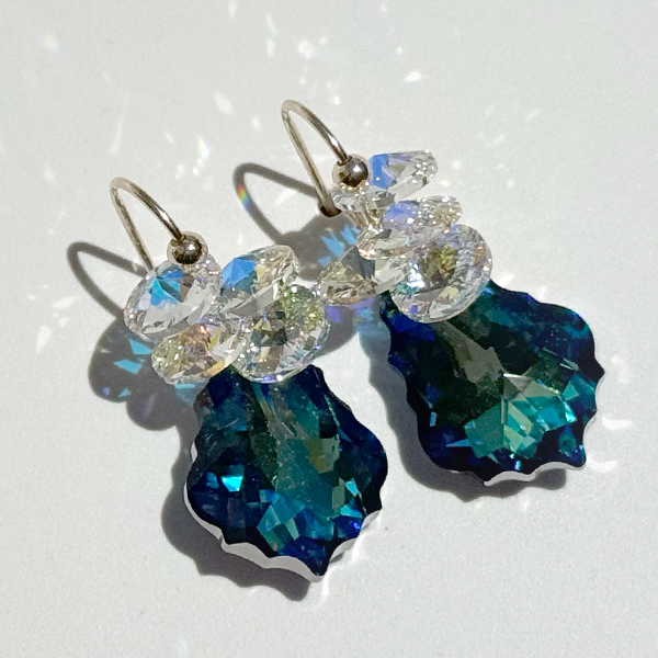 Short Crown Crystal Cluster Earrings - (2 colors)