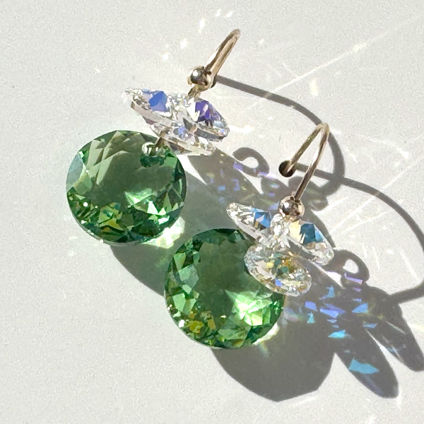 Short Drop Round Cut Crystal Custer Earrings - Peridot