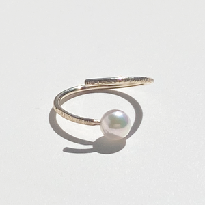 14 Karat Gold Akoya Pearl Ring - Elegant Spiral Style